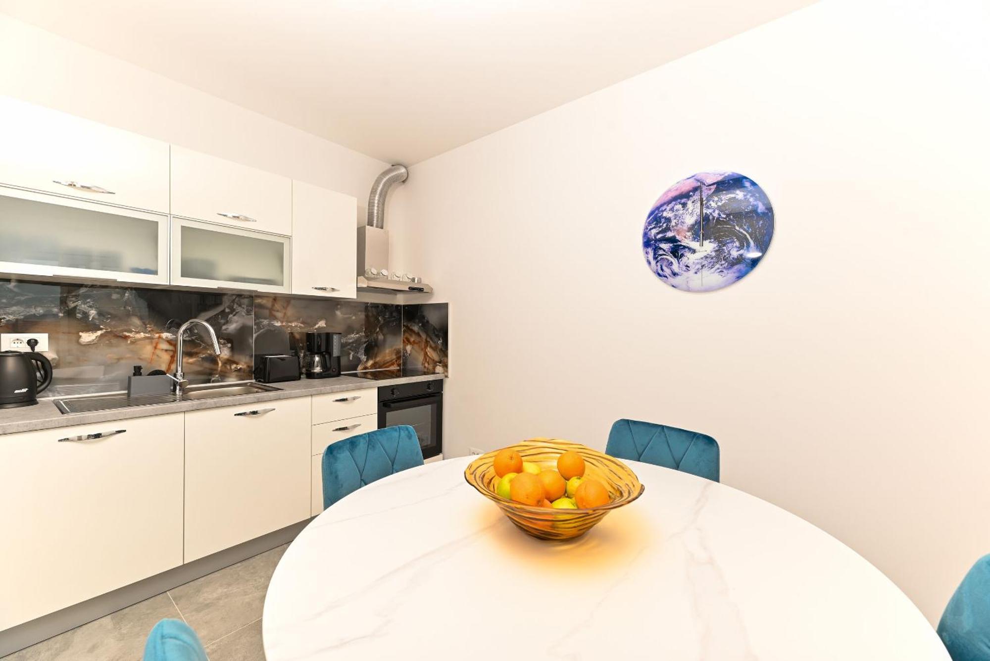 Apartments Diva โตรกีร์ ภายนอก รูปภาพ