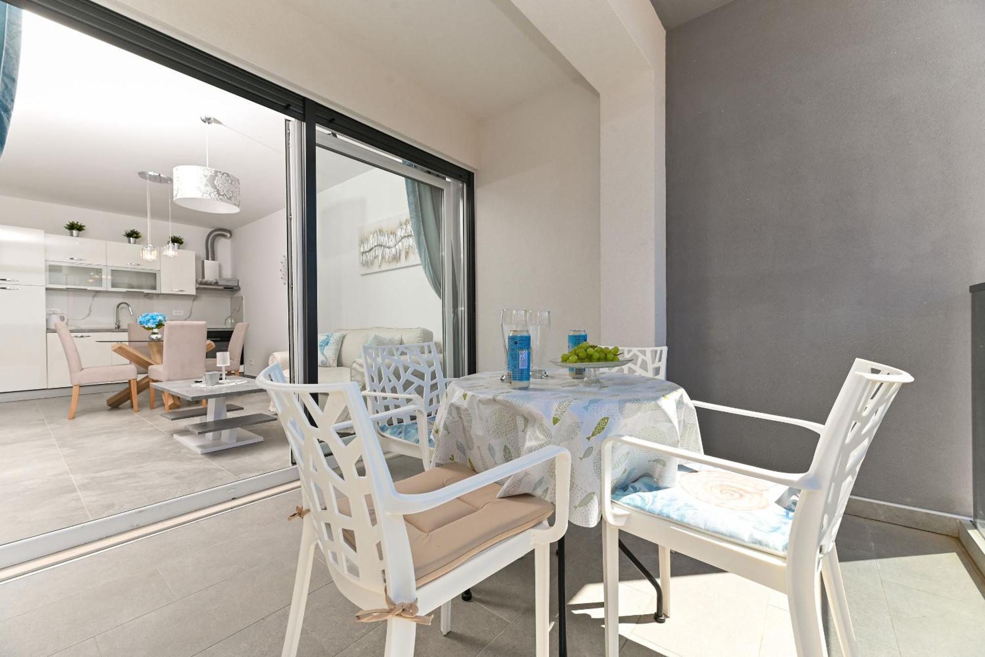 Apartments Diva โตรกีร์ ภายนอก รูปภาพ